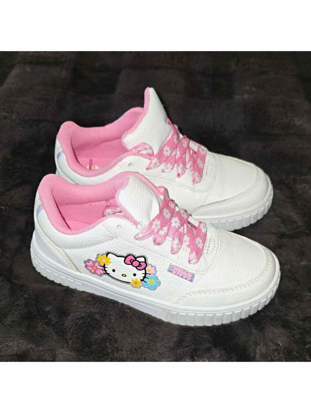 Hello Kitty Girls Low Top Lace Up Sneakers White/Pink Logo Size 1